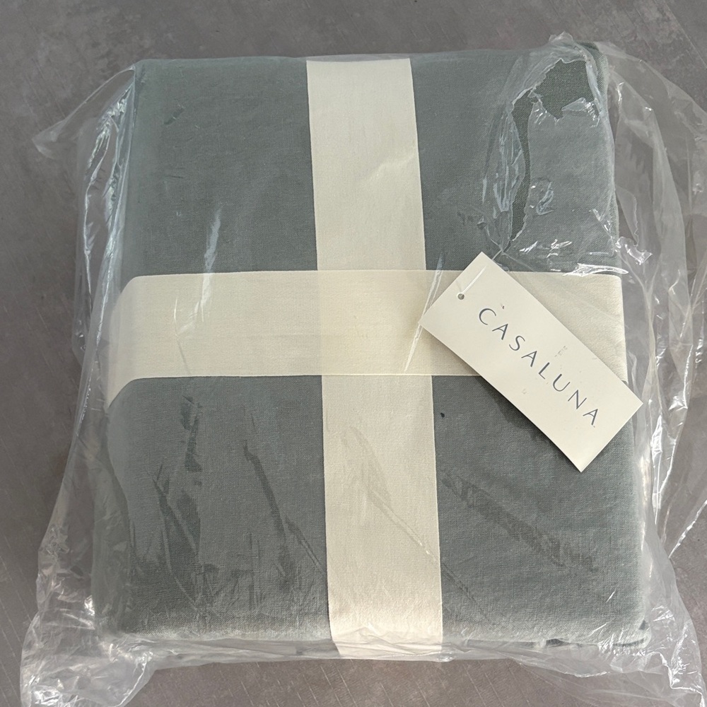Casaluna Linen Duvet Cover Set NWT